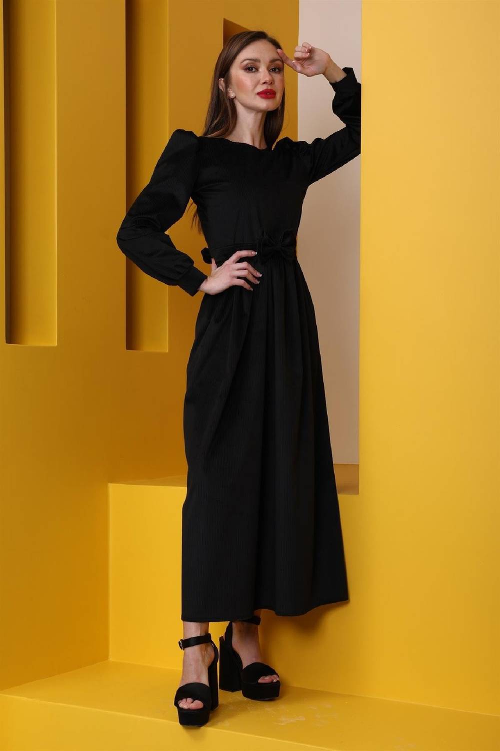 Черное вельветовое платье с поясом, размер 36-46, идеальная посадка, длина 135-140 см, ручная стирка рекомендована