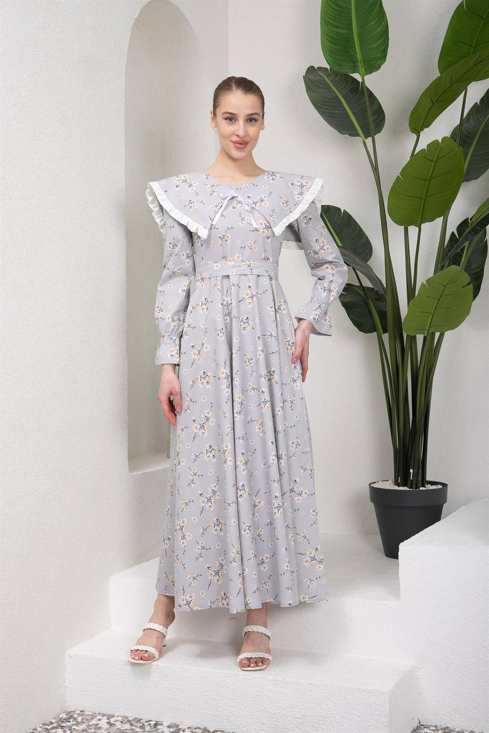 Hijab Spring Branch Gray Mobile Collar Flared