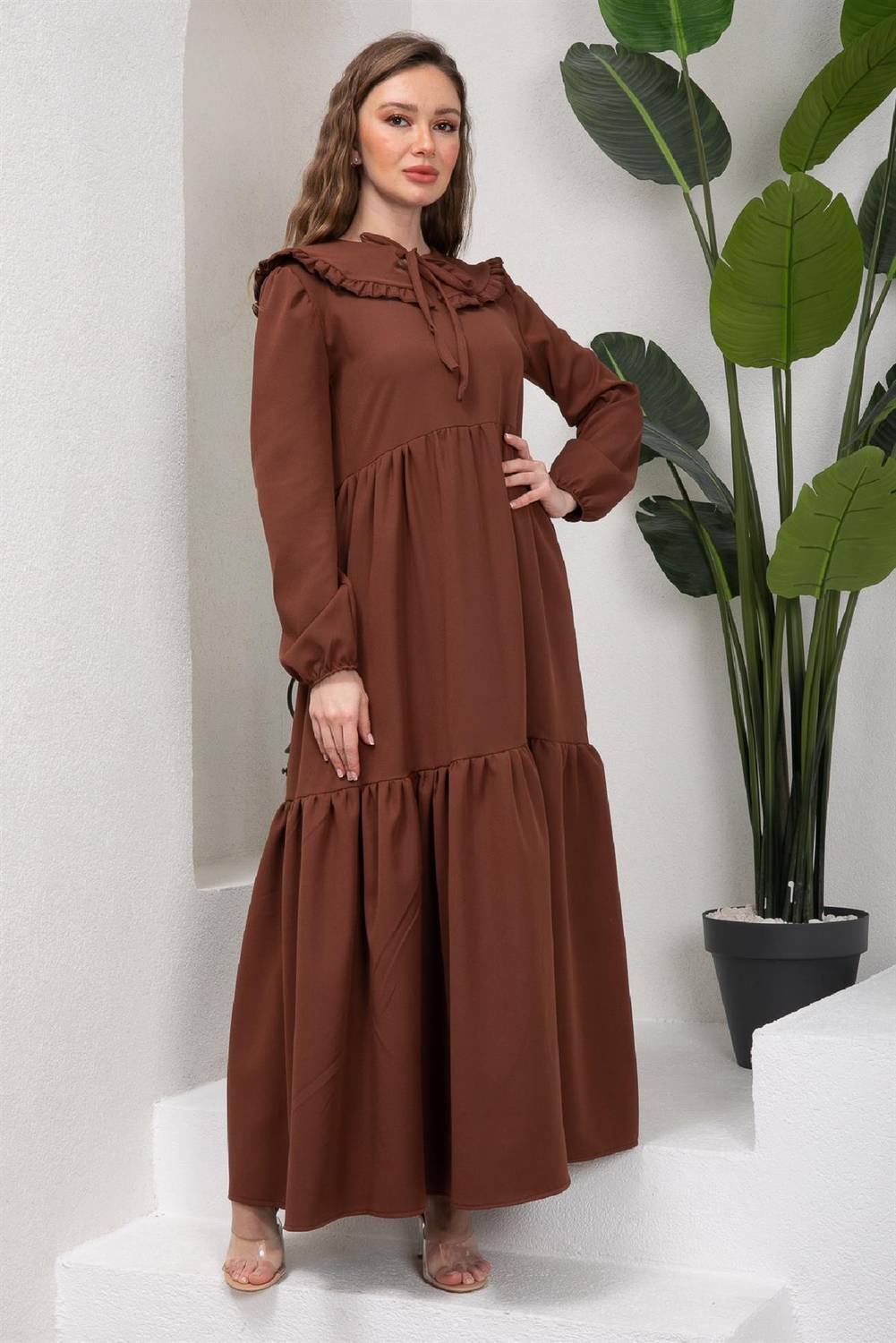 Tesettür Seyyar Yakalı Kahverengi Kat Kat Krep Elbise