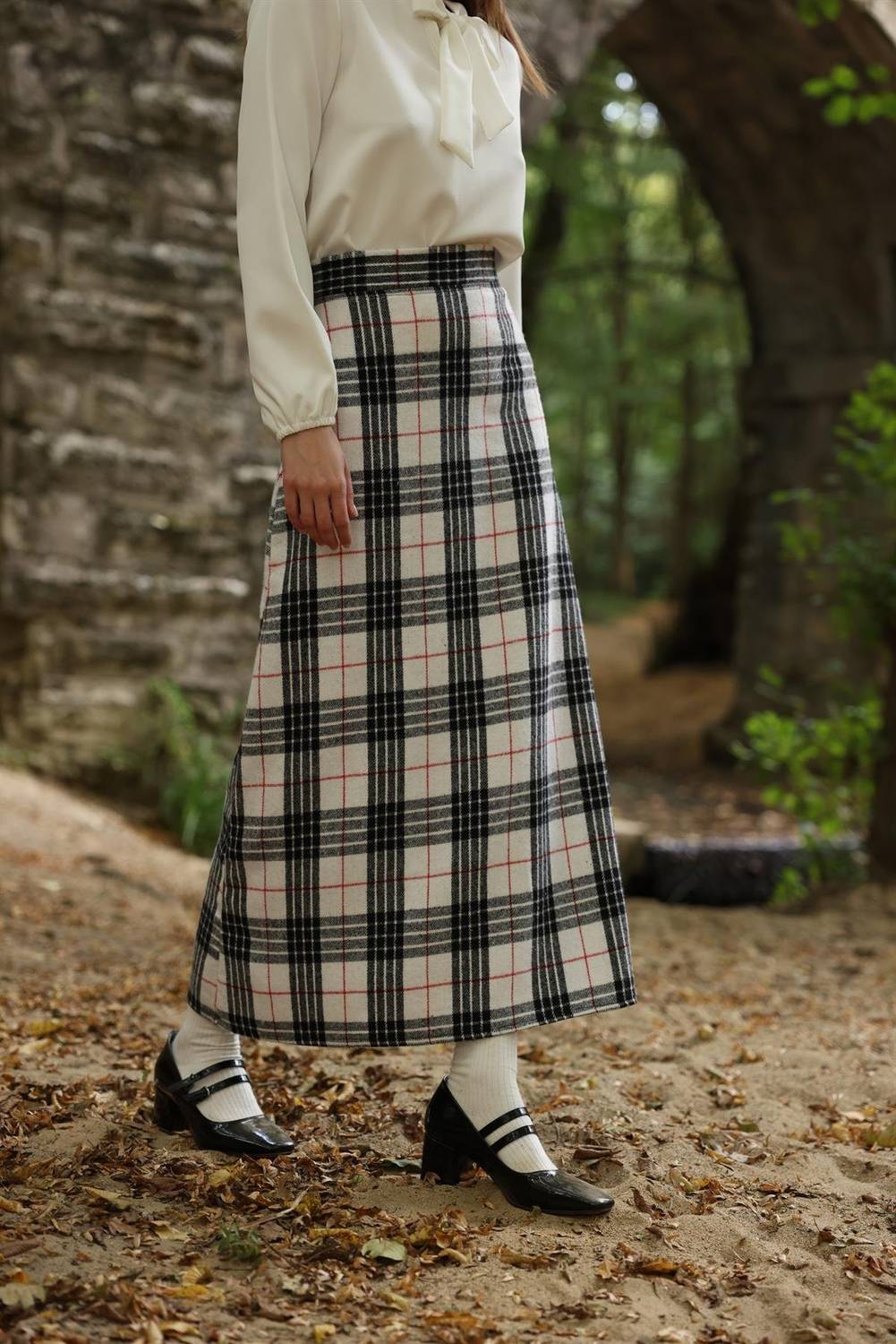 Black-White Plaid Long Skirt