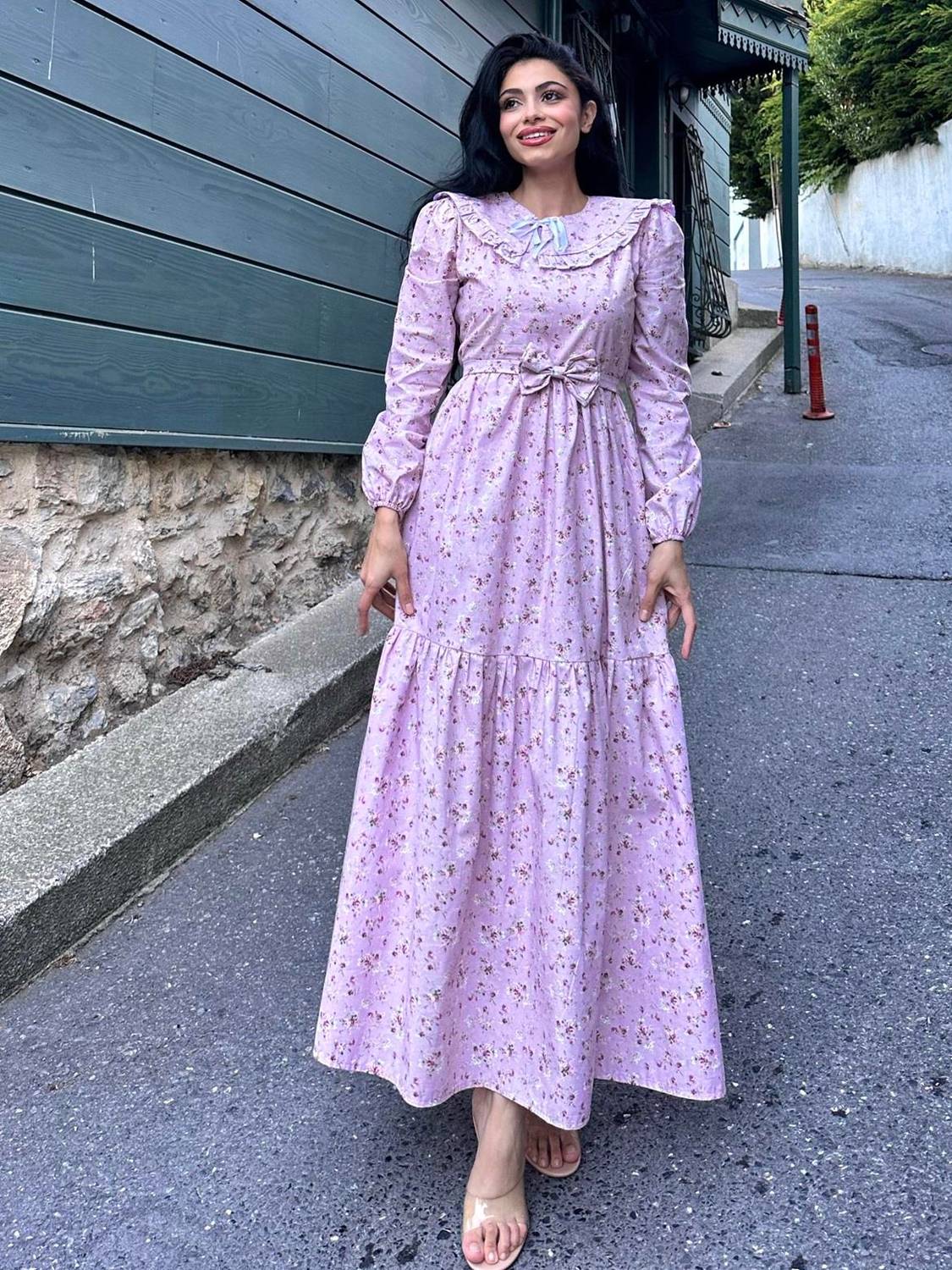 Tesettür Yakalı Pembe-Bordo Çiçekli Kat Kat Elbise