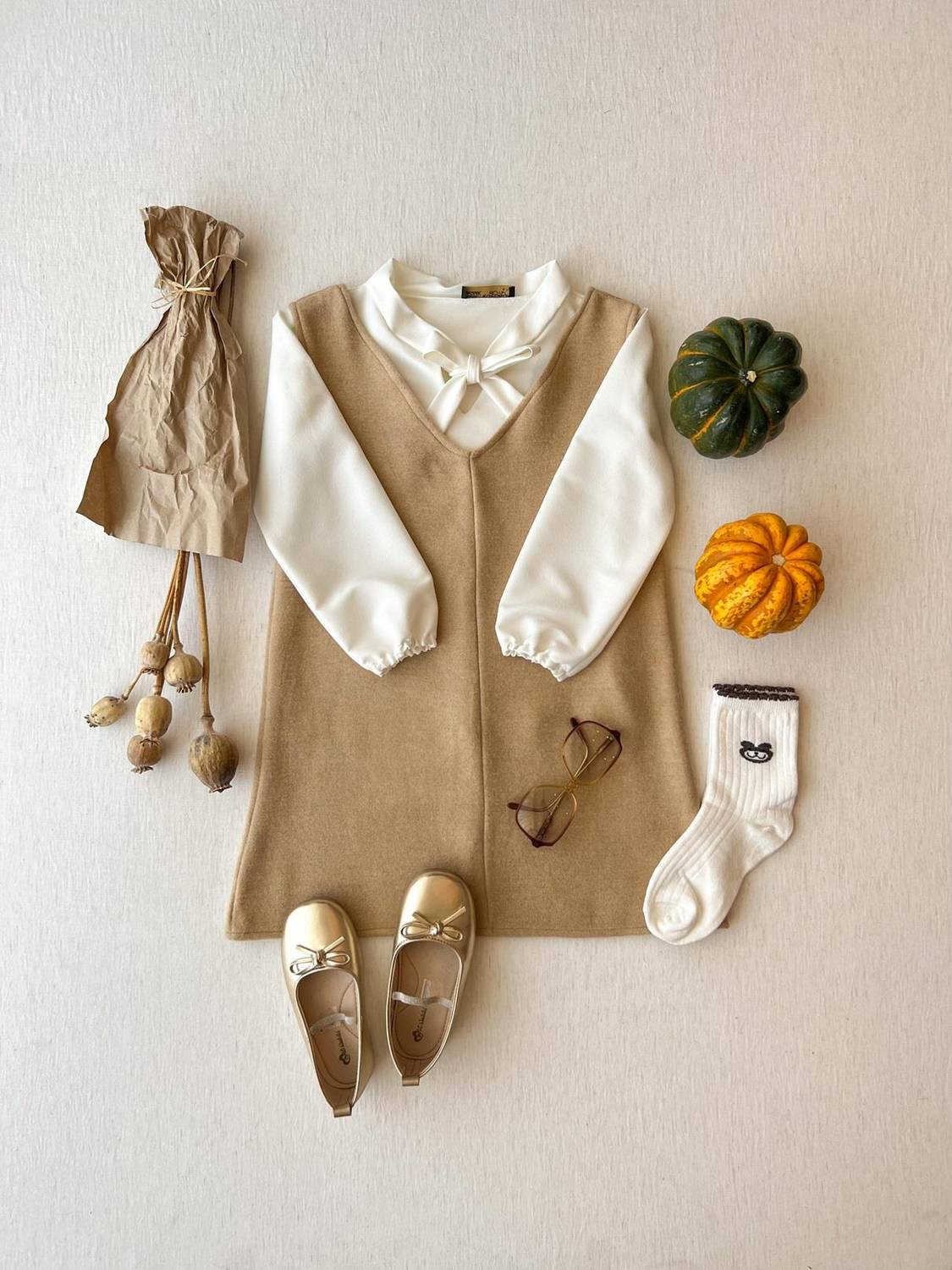 Платье для девочек из кашемировой ткани бежевого цвета с свободным кроем для повседневной носки, рекомендуется ручная стирка