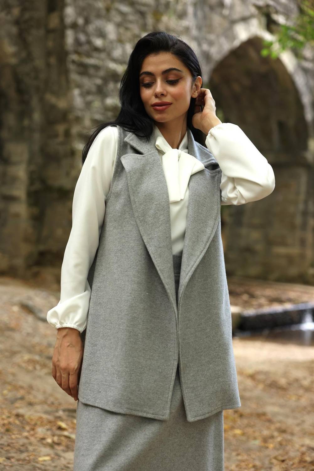 Gri Renk Uzun Kaşe Yelek