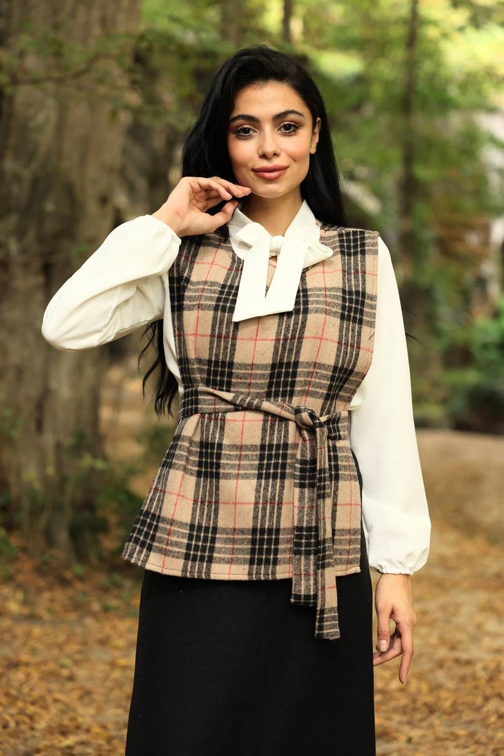 Жилет в клетку с поясом, состав: 80% полиэстер, размеры 36-38, 40-42, 44-46, не тянется, стирка при 30°C