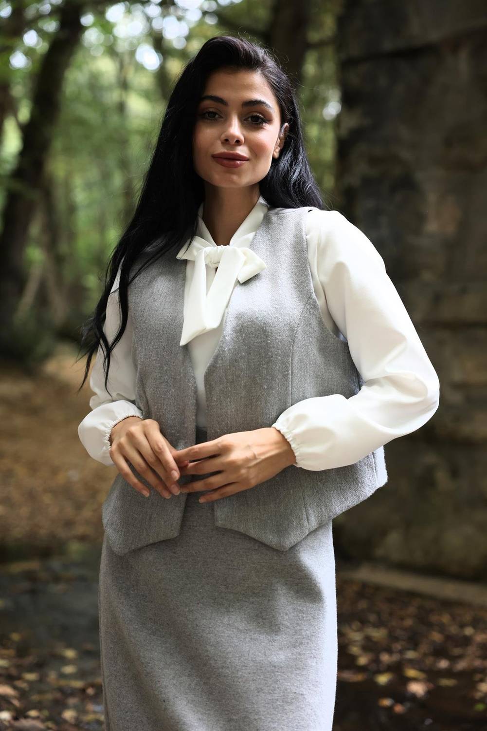 Gri Rengi Kısa Kaşe Yelek