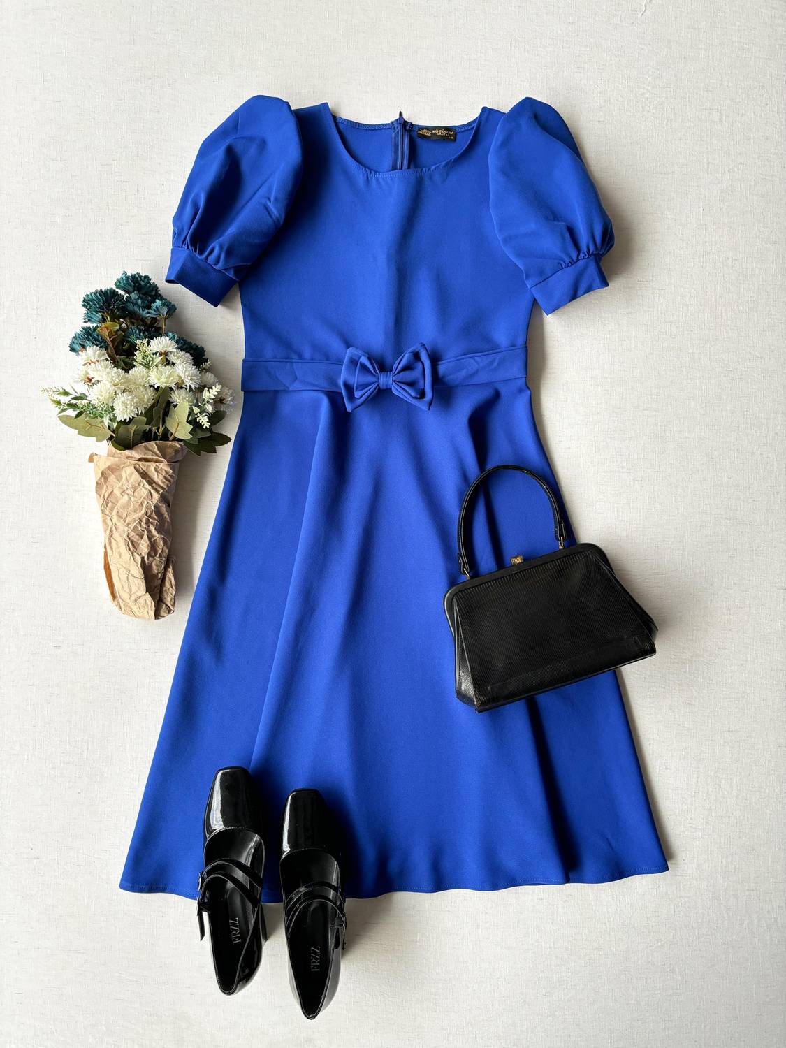 فستان ساكس بأكمام بطيخية من الكريب الأزرق بطول ميدي