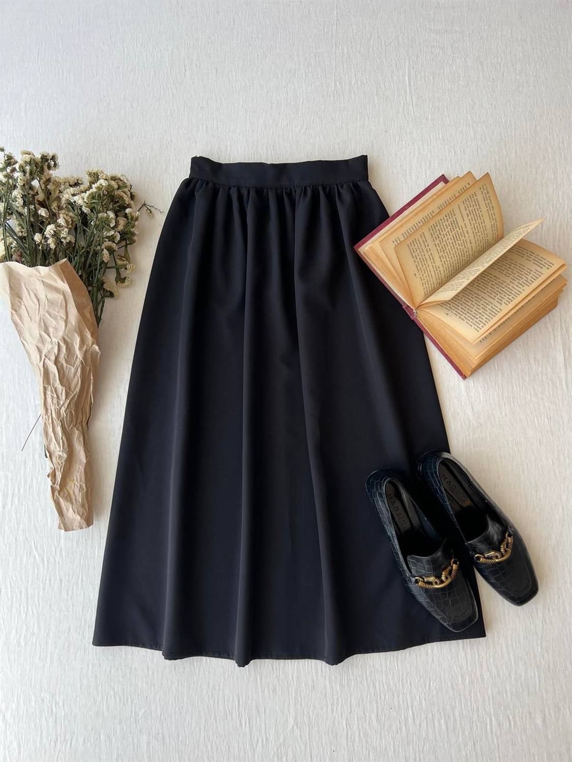 Siyah Belden Büzgülü Midi Boy Krep Etek