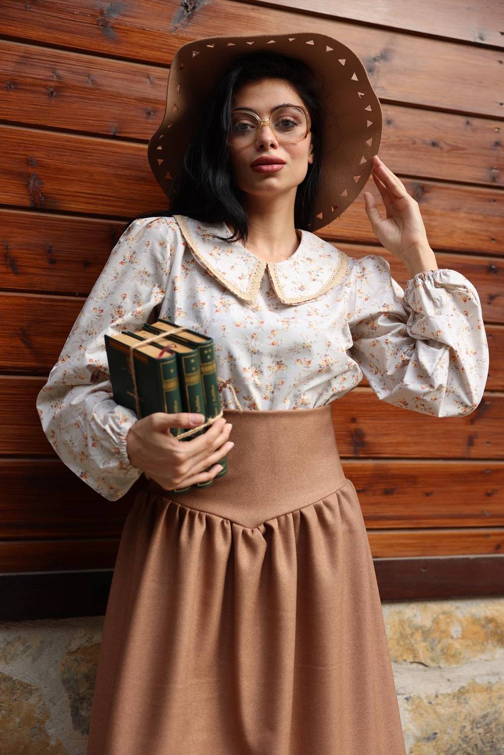 Vintage Cream-Brown Floral Baby Collar Lace Poplin Blouse