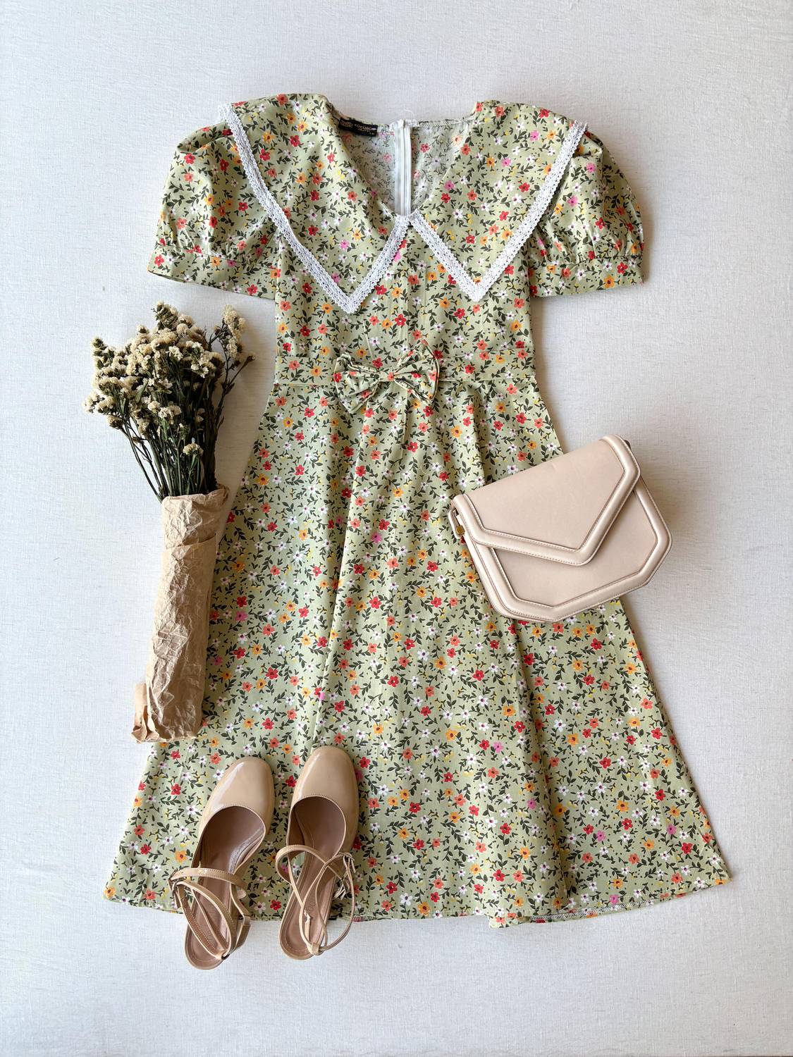 Vintage Yeşil Çiçekli Yakalı Poplin Midi Boy Kloş Elbise