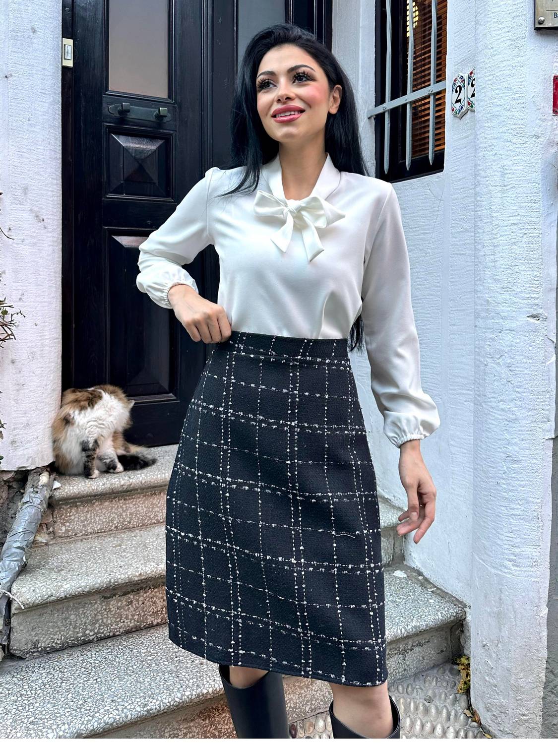 Short Tweed Black Skirt