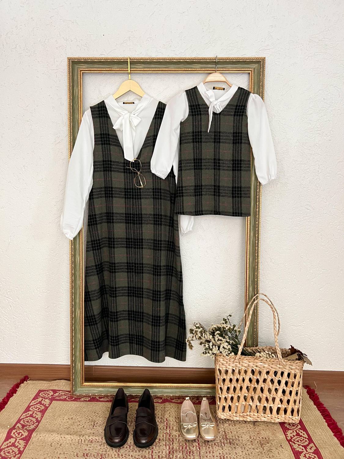 فستان جلي مرقط بلون الزيتون للأم والطفلة بتصميم فضفاض مصنوع من قماش مزيج الصوف، يناسب جميع الأعمار