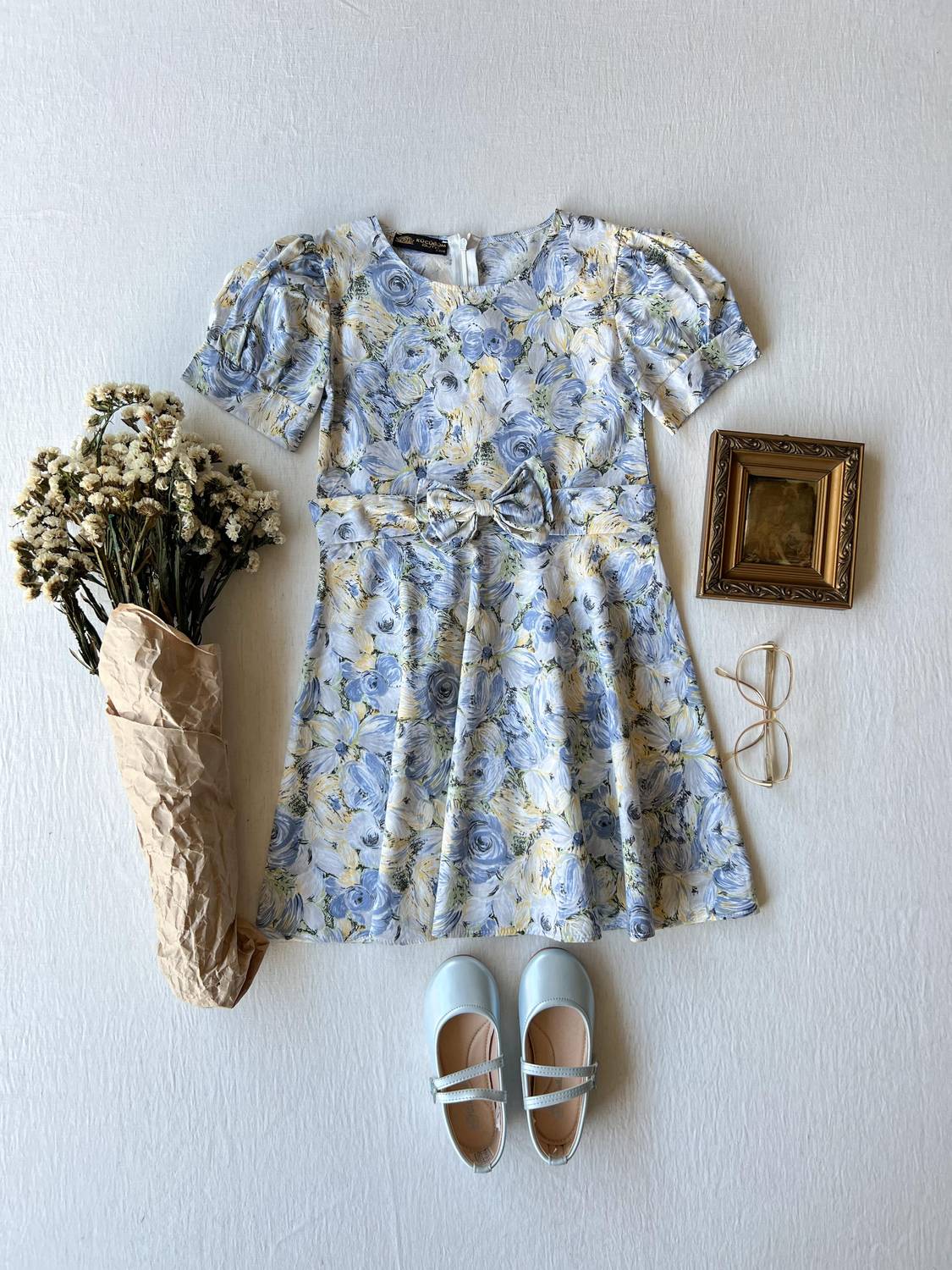 Платье для девочек с небесно-голубым цветочным принтом, 100% хлопок, включает ободок, подходит для возраста 6-7 лет.