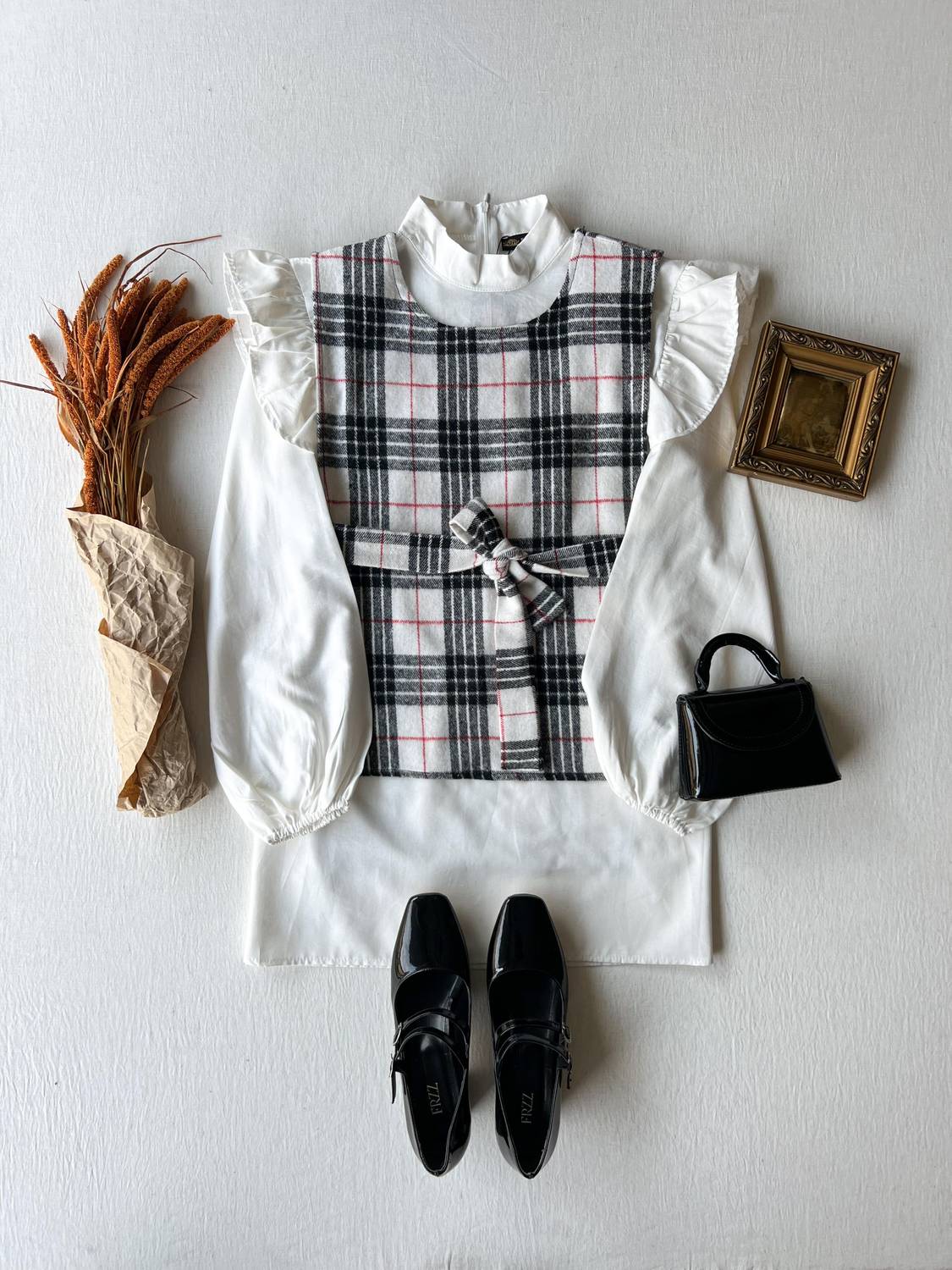 Black-White Plaid Belted Vest