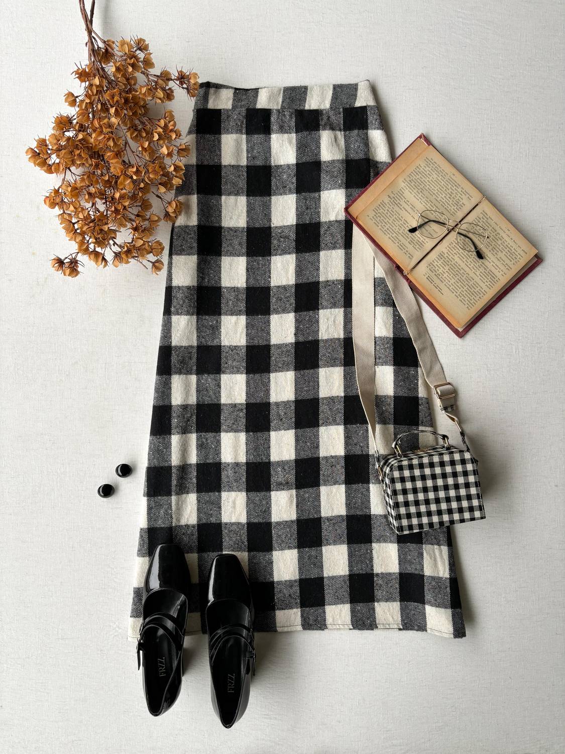 Black-White Plaid Long Skirt