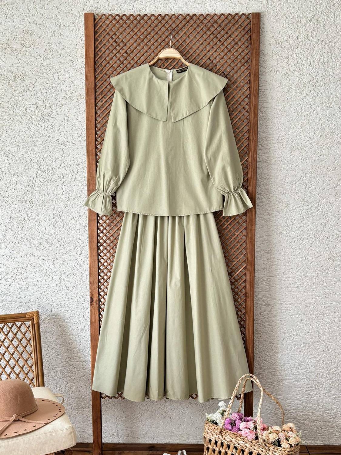 Light Green Large Collar Poplin Blouse and Gathered Flared Skirt Set