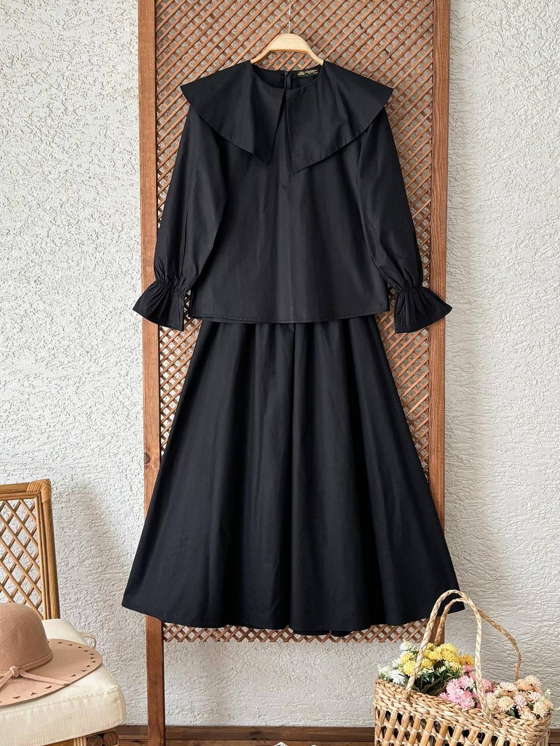Black Big Collar Poplin Blouse and Gathered Flared Skirt Set
