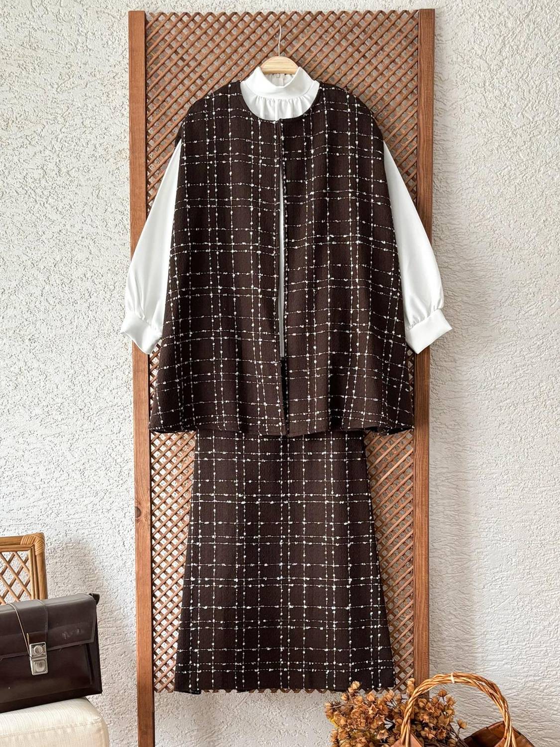 Коричневий панчо з твіду та спідниця, розмір 1-3, вільний крій, довжина 60-65 см, рекомендація ручного прання