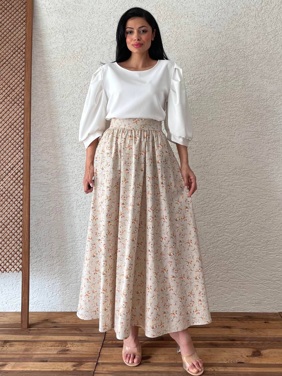 Кремово-коричнева спідниця-клош з квітковим малюнком з попліна