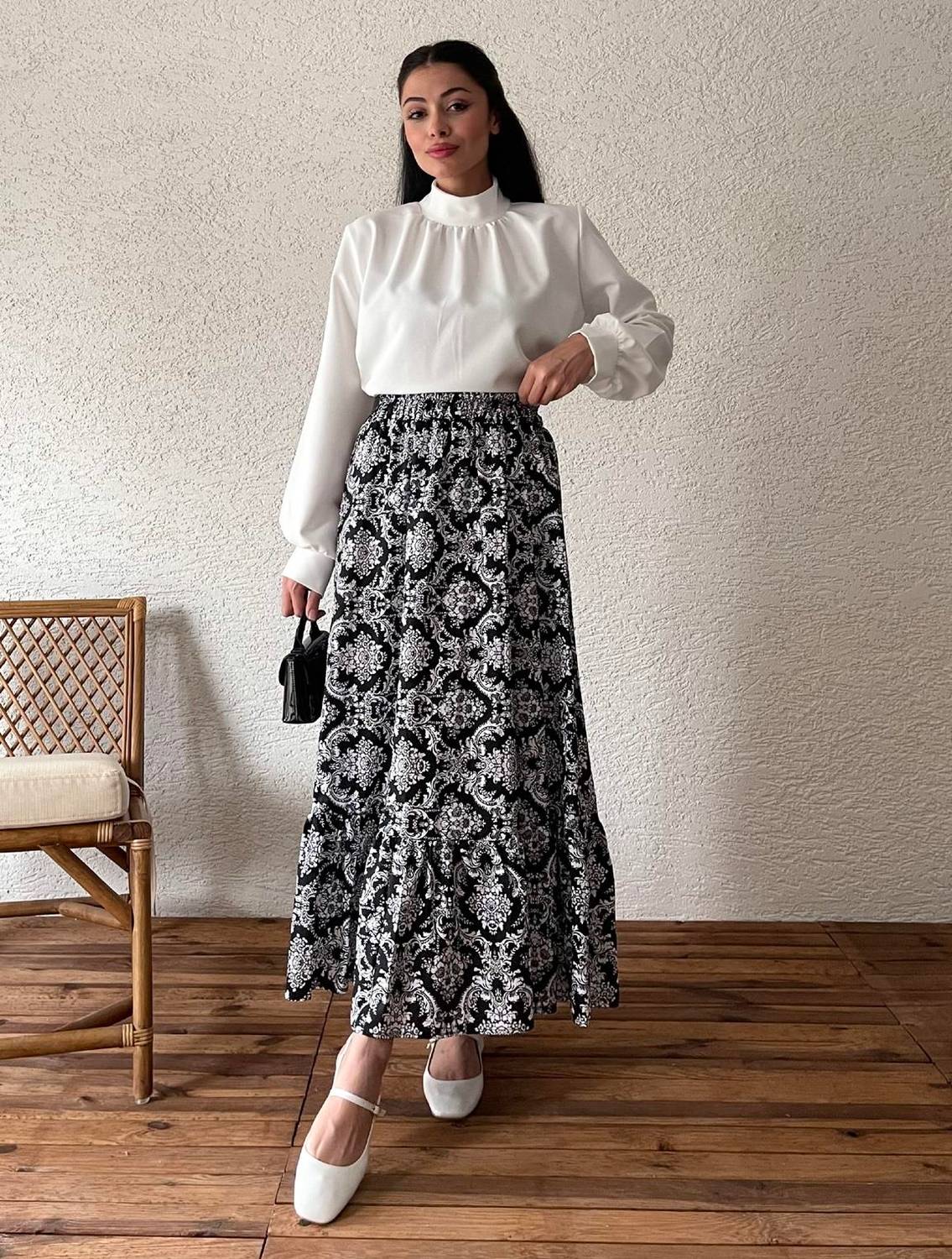 Siyah Etnik Desenli Etek Ucu Fırfırlı Etek