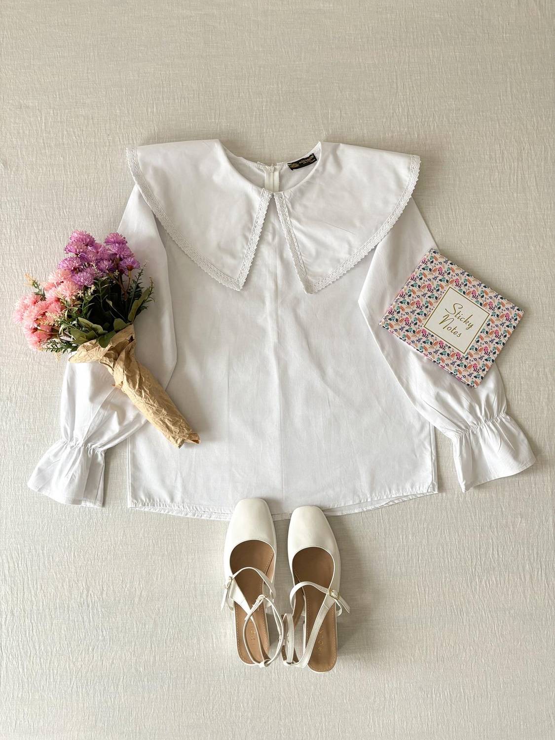 Beyaz Büyük Yakalı Dantelli Poplin Bluz