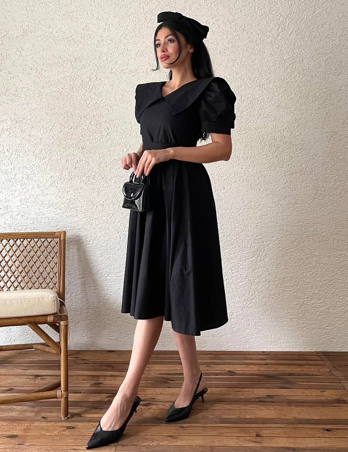 Siyah Büyük Yakalı Kloş Poplin Elbise
