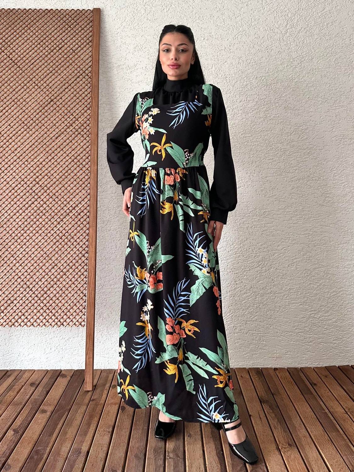 فستان كبير مزين بأزهار سوداء وخضراء من قماش فسكوز 100% قطني، مقاس قياسي، مناسب لأحجام 36-40