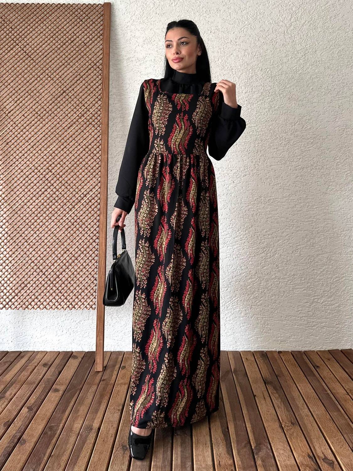 Viskon Siyah-Kırmızı Çiçekli Jile