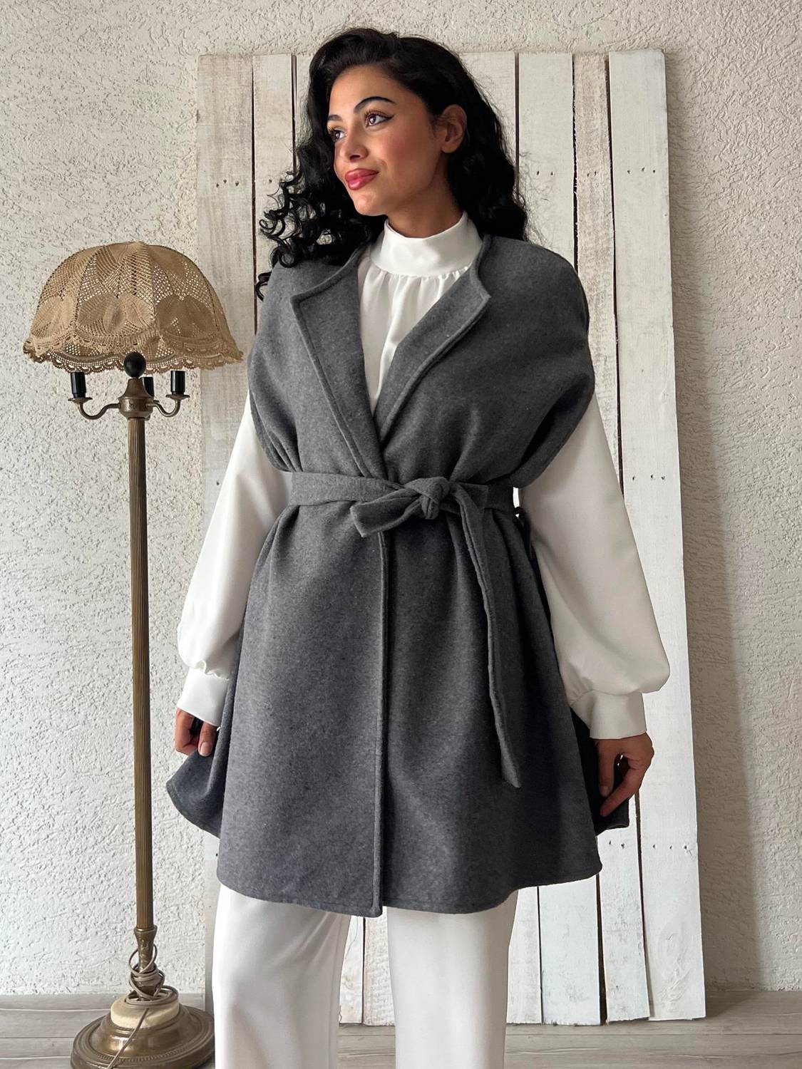 Antracite Wool Cape with Loose Fit, Standard Size, Ideal for Stylish Layering, Soft Fabric, Easy Care