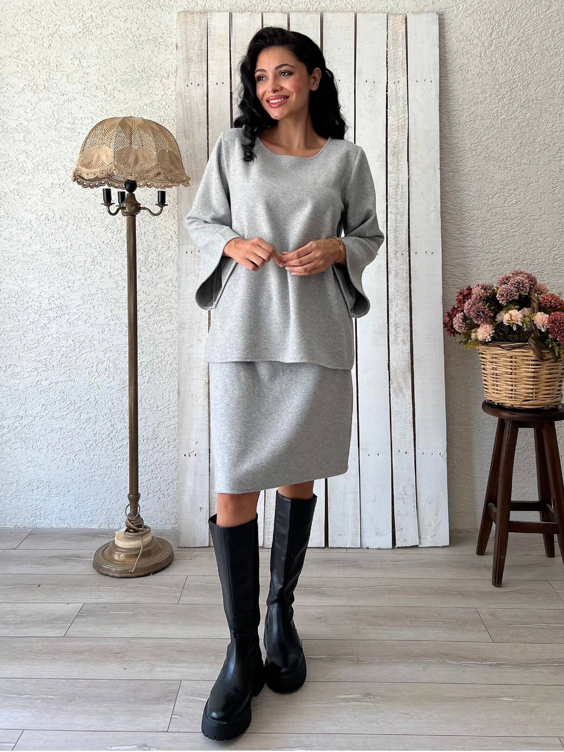 Gri Pembesi Kaşe Salaş Bluz-Kısa Kaşe Etek Takımı (2 li Takım)