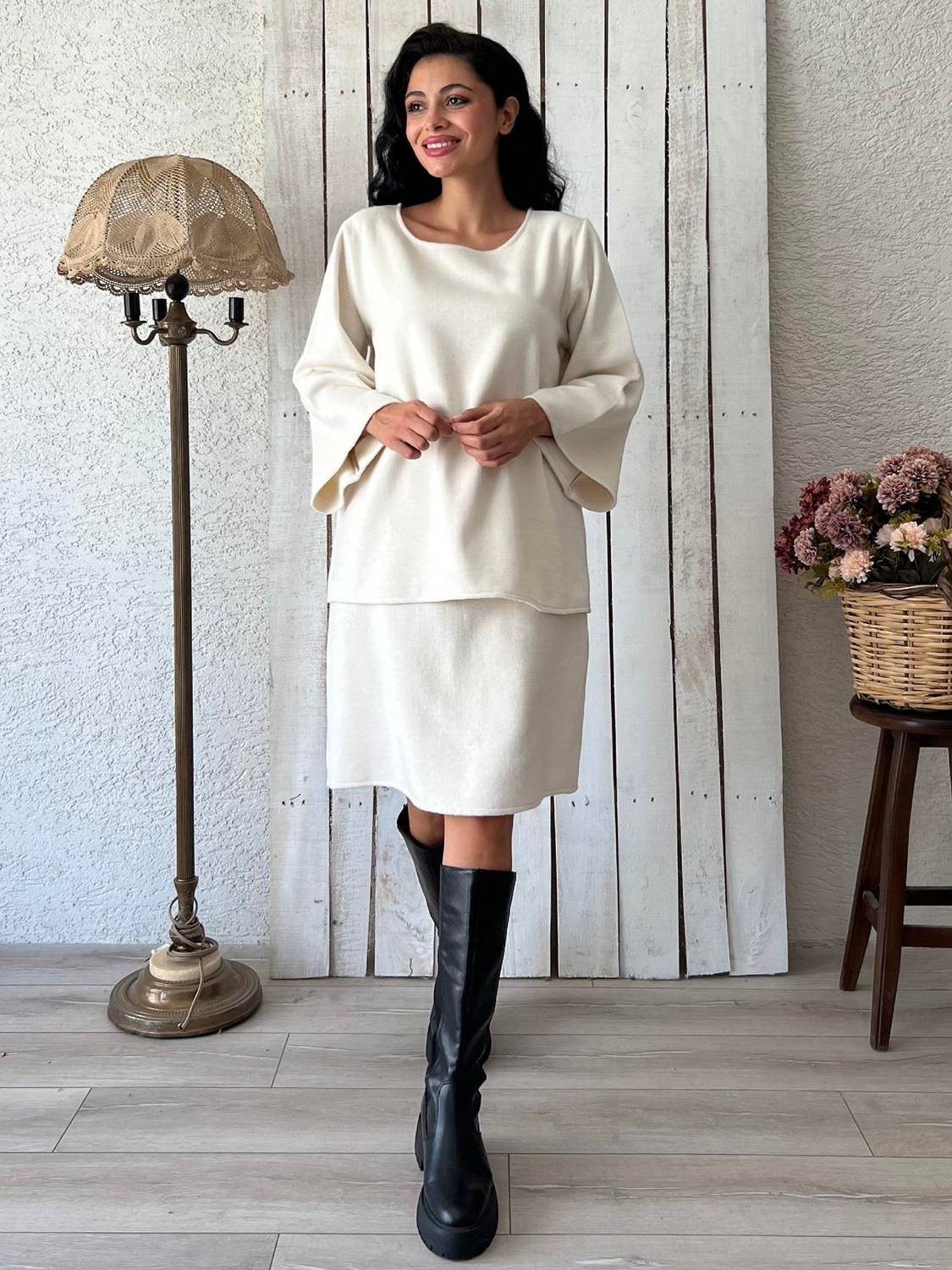 Krem Salaş Kaşe Bluz-Kısa Kaşe Etek Takımı (2 li Takım)