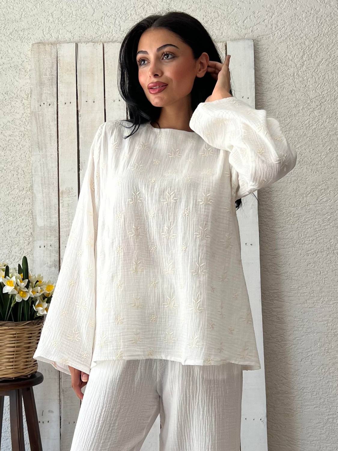 Beyaz İşlemeli Salaş Müslin Bluz