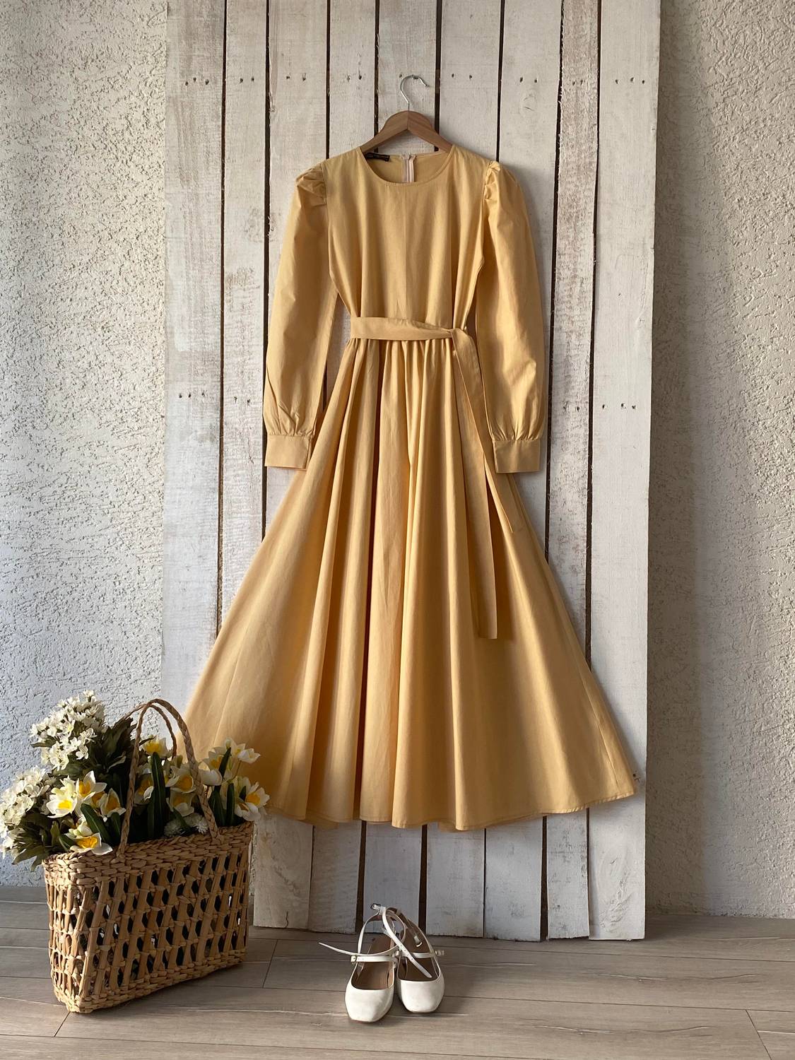 Tesettür Açık Sarı Poplin Kloş Elbise