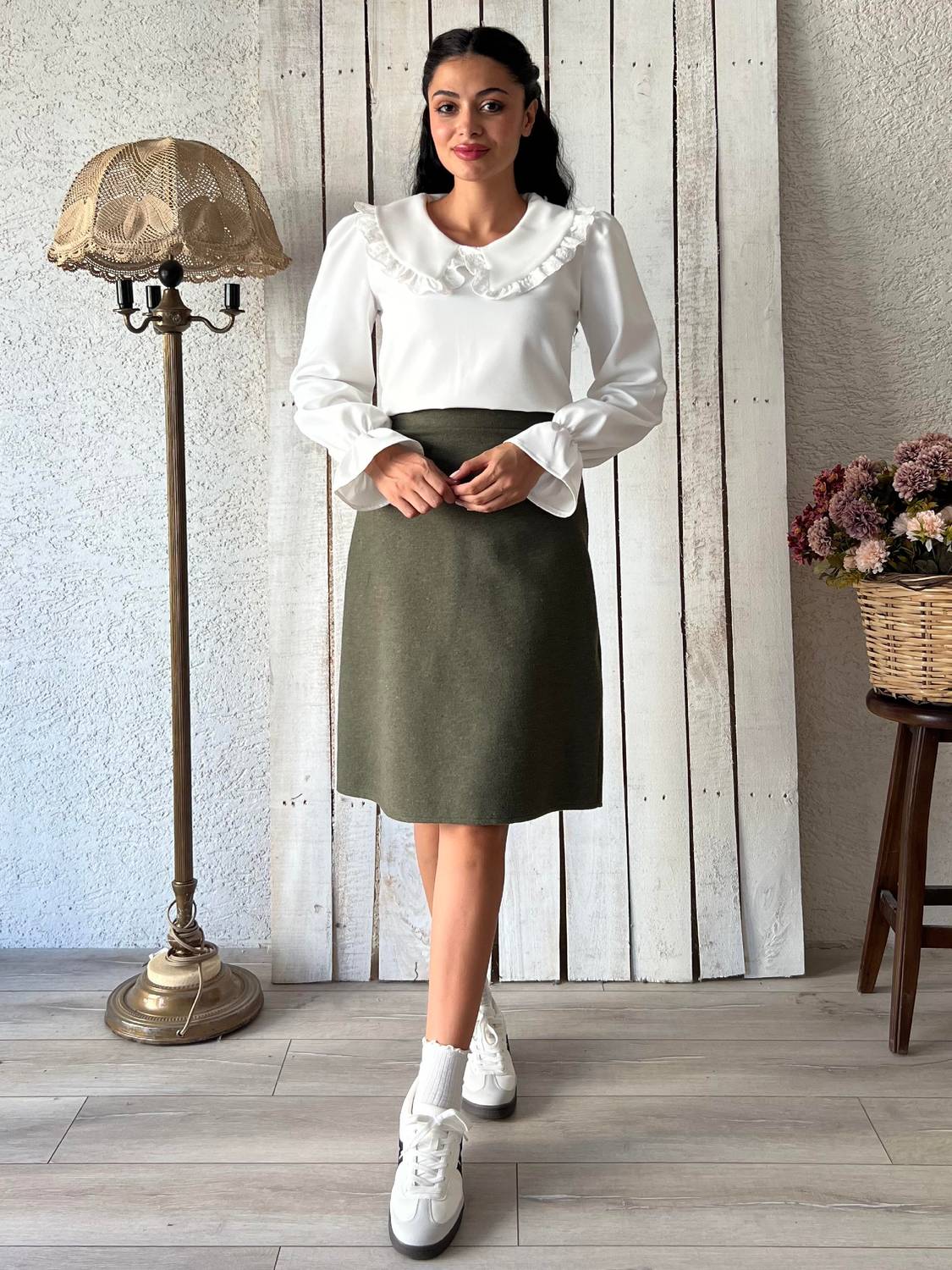 Haki Yeşil Kısa Kaşe Etek