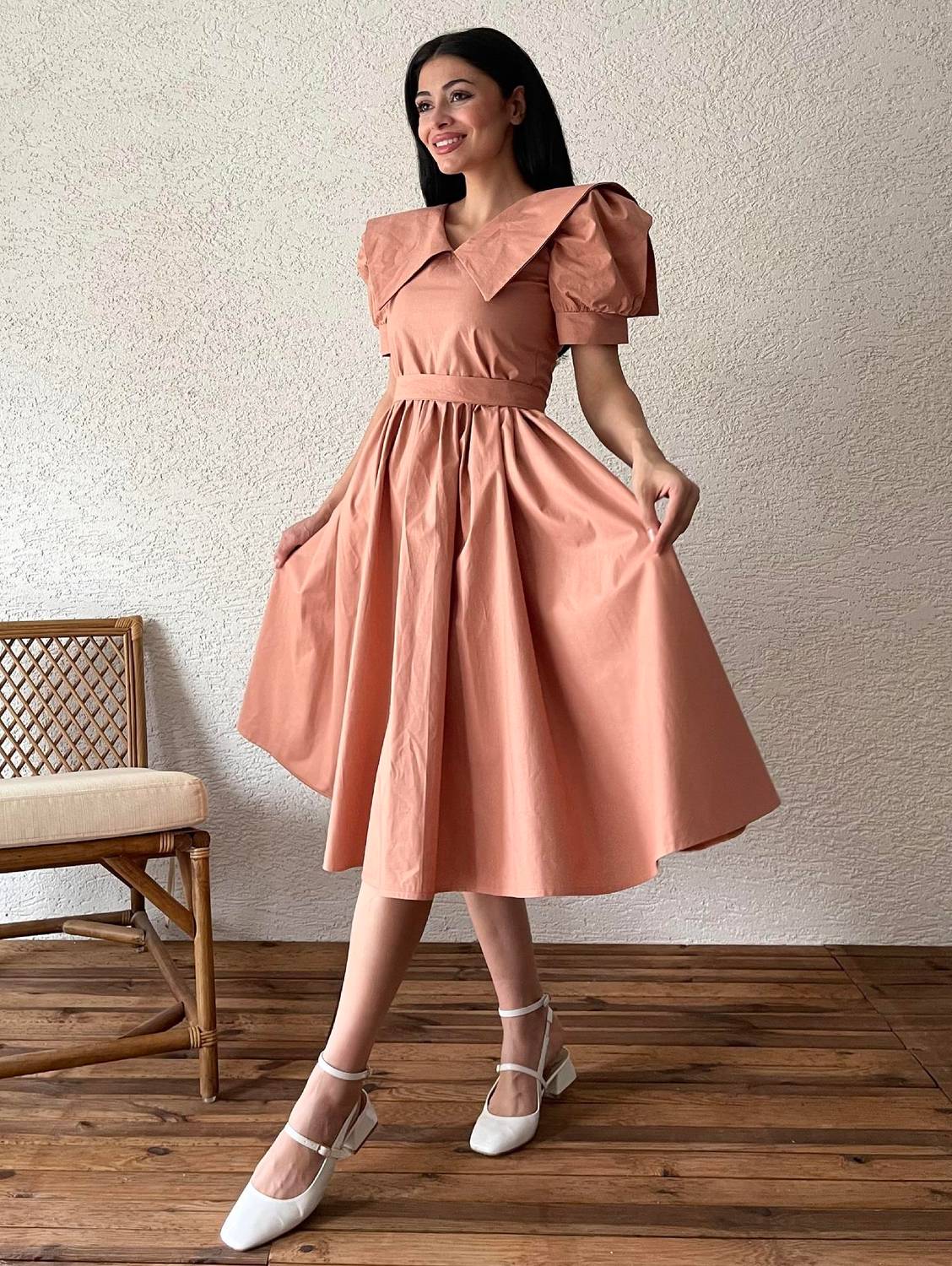 فستان بوبلين بكم كبير بستايل كلوش بلون السلمون، مصنوع من قطن 100%، متوفر بمقاسات متنوعة من S إلى 3XL