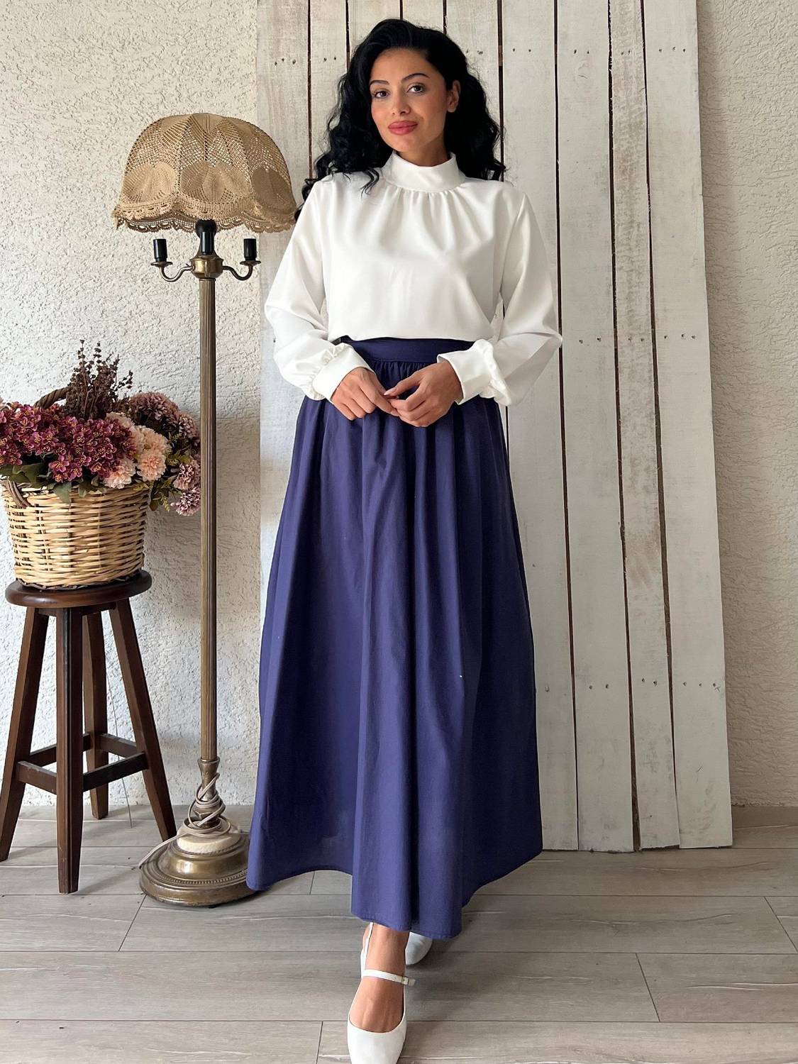 Синій попліновий спідниця для жінок, легка, розмір S, довжина 95 см, стильна та зручна, не просвічує