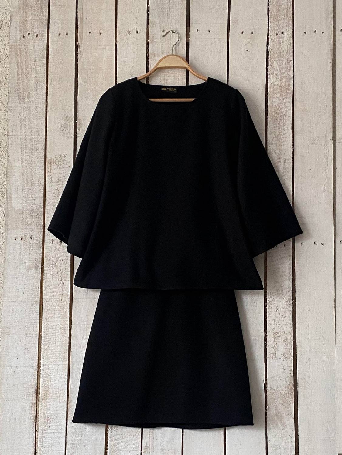 Siyah Kısa Kaşe Bluz-Etek Takımı (2 li Takım)