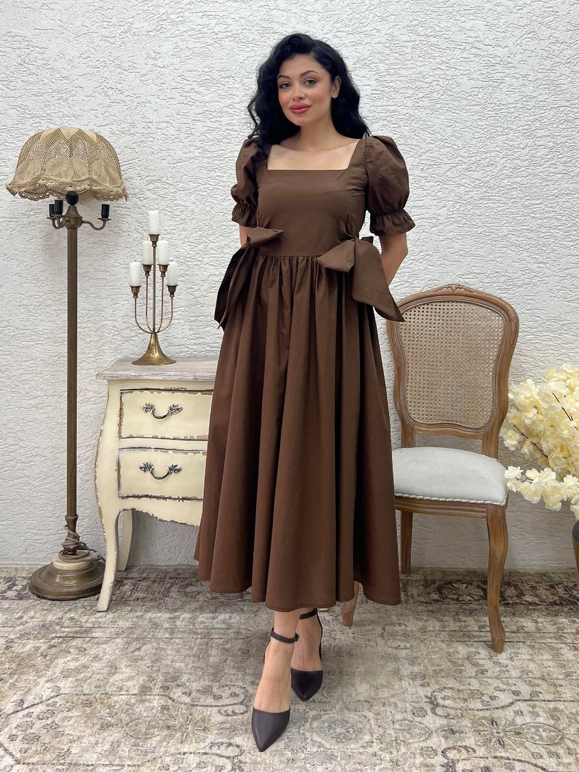 Kahve Fiyonklu Kare Yaka Kloş Poplin Elbise