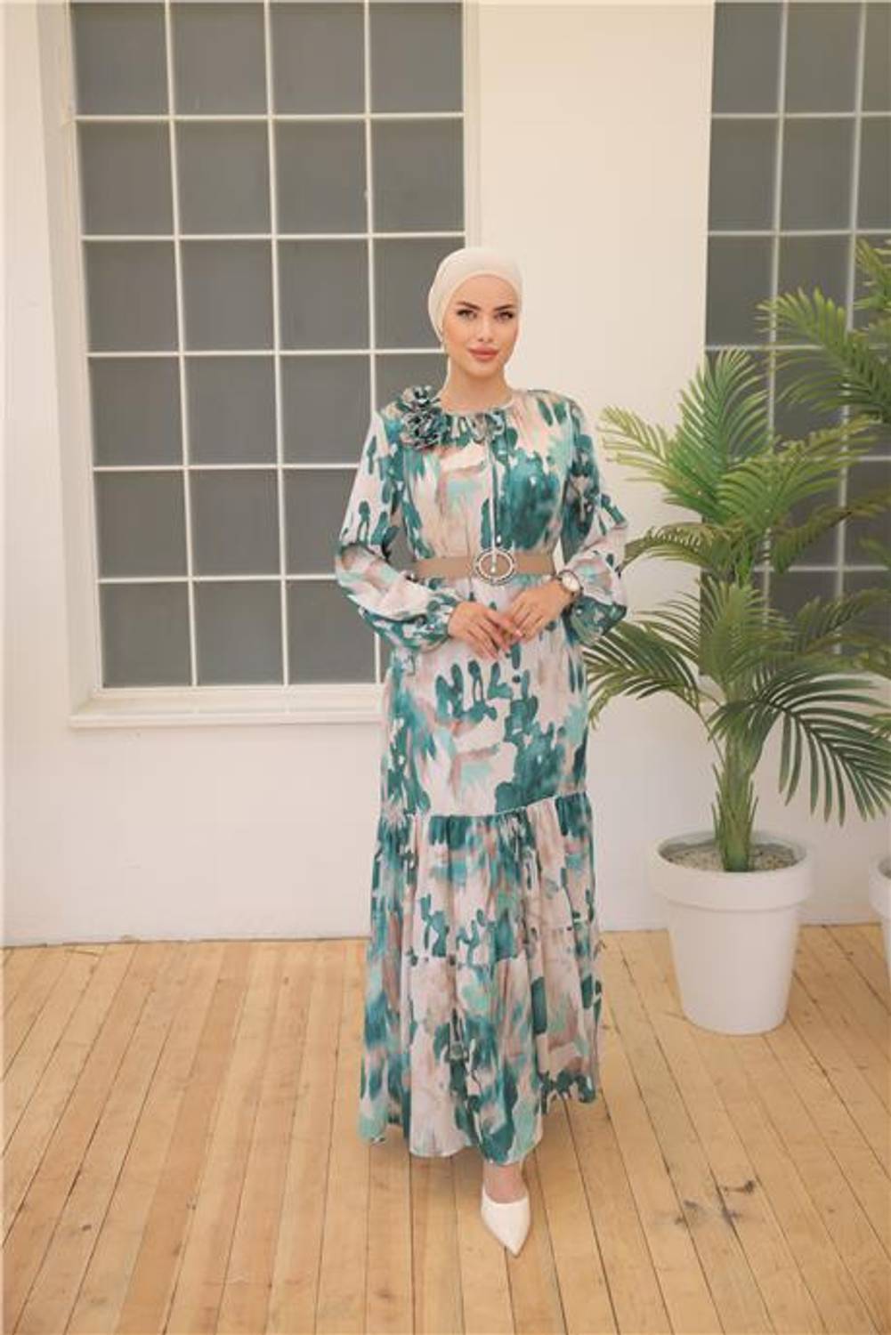 Сукня з сатину з принтом Yordo, зелена, з поясом, доступна у розмірах 38-46