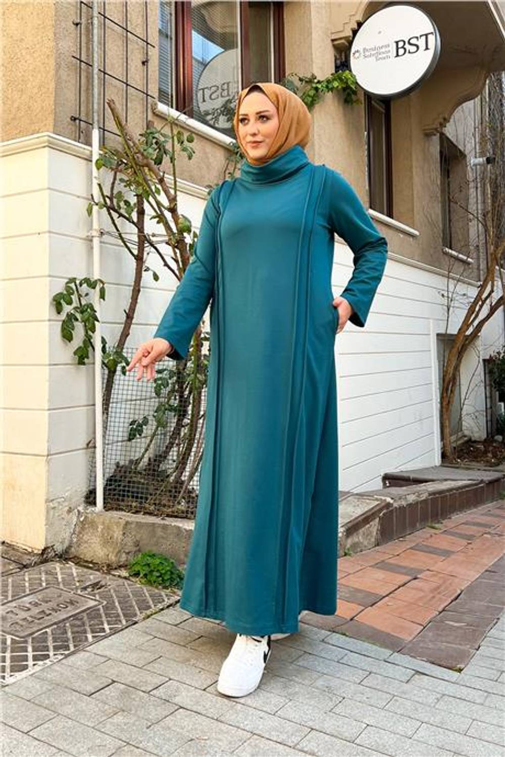 Подовжене плаття з воротником, двошарове, просте, великих розмірів - кольору петролю