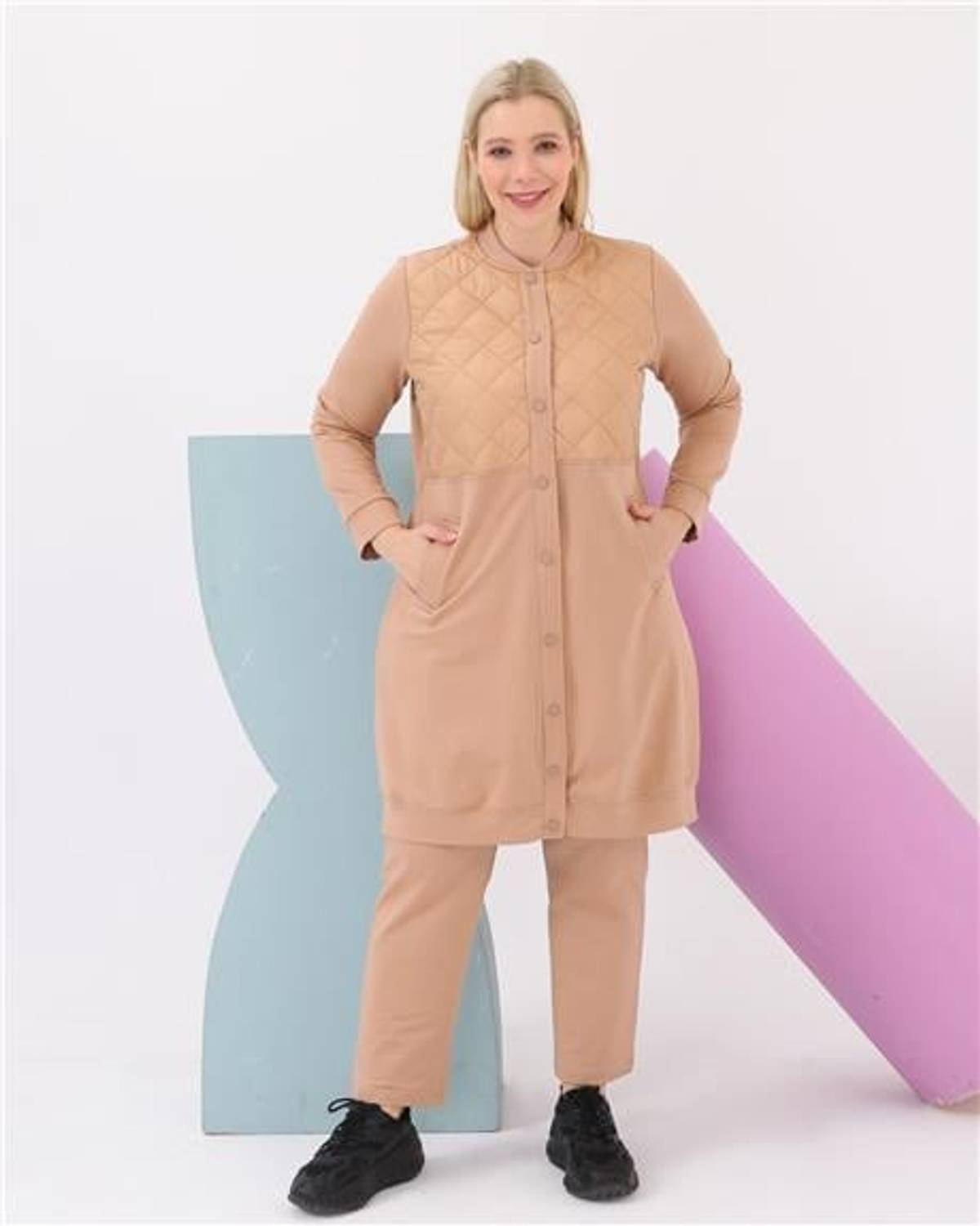 Бомбер с стеганым дизайном большого размера, комплект для спорта, цвет бежевый, размеры 46-54