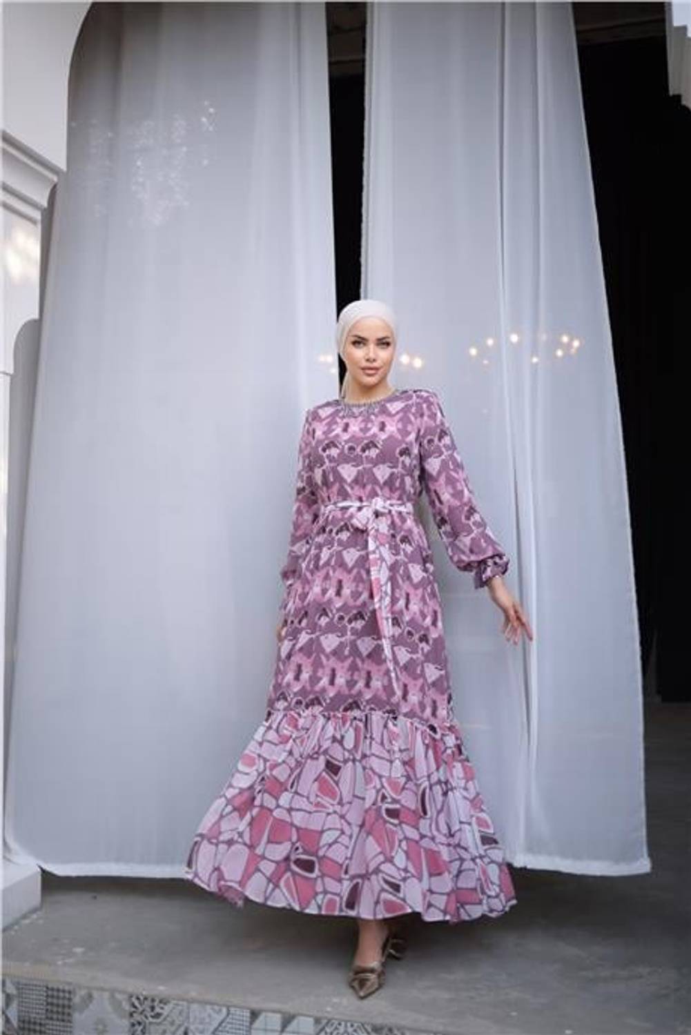 Boncuk Aksesuarlı Belden Bağcıklı Desenli Uzun Şifon Elbise - 50007.048 - Soğan