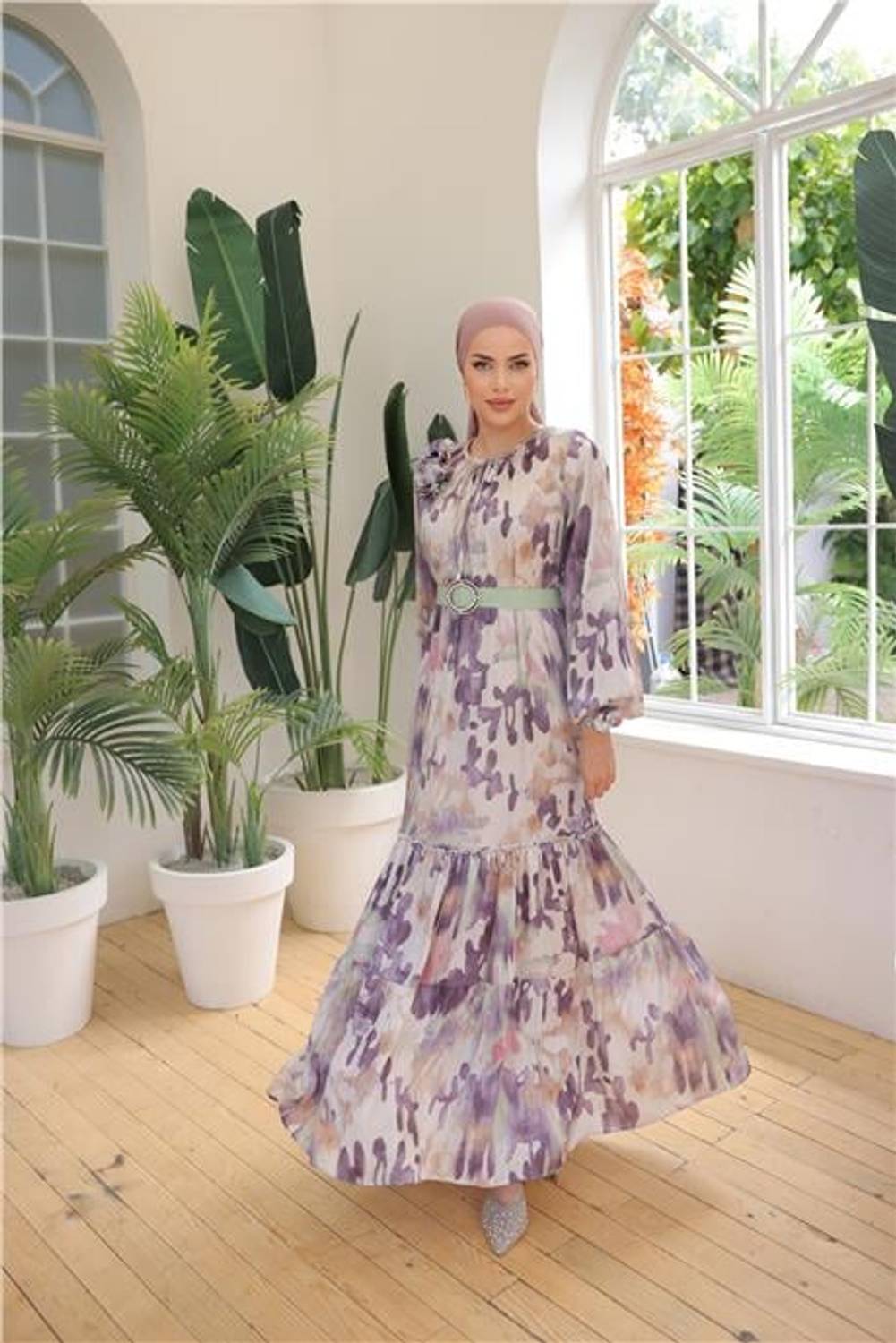 Длинное атласное платье Yordo с узором и поясом, цвет фиолетовый, размеры 38-46