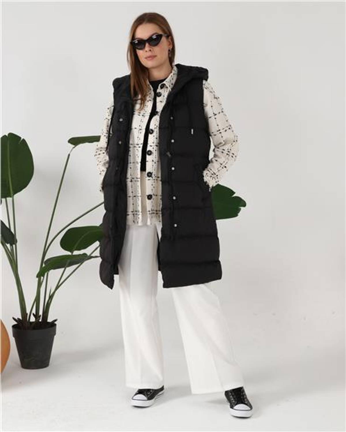 Kapşonlu Kolsuz Şişme Uzun Yelek - 70040.003 - Siyah