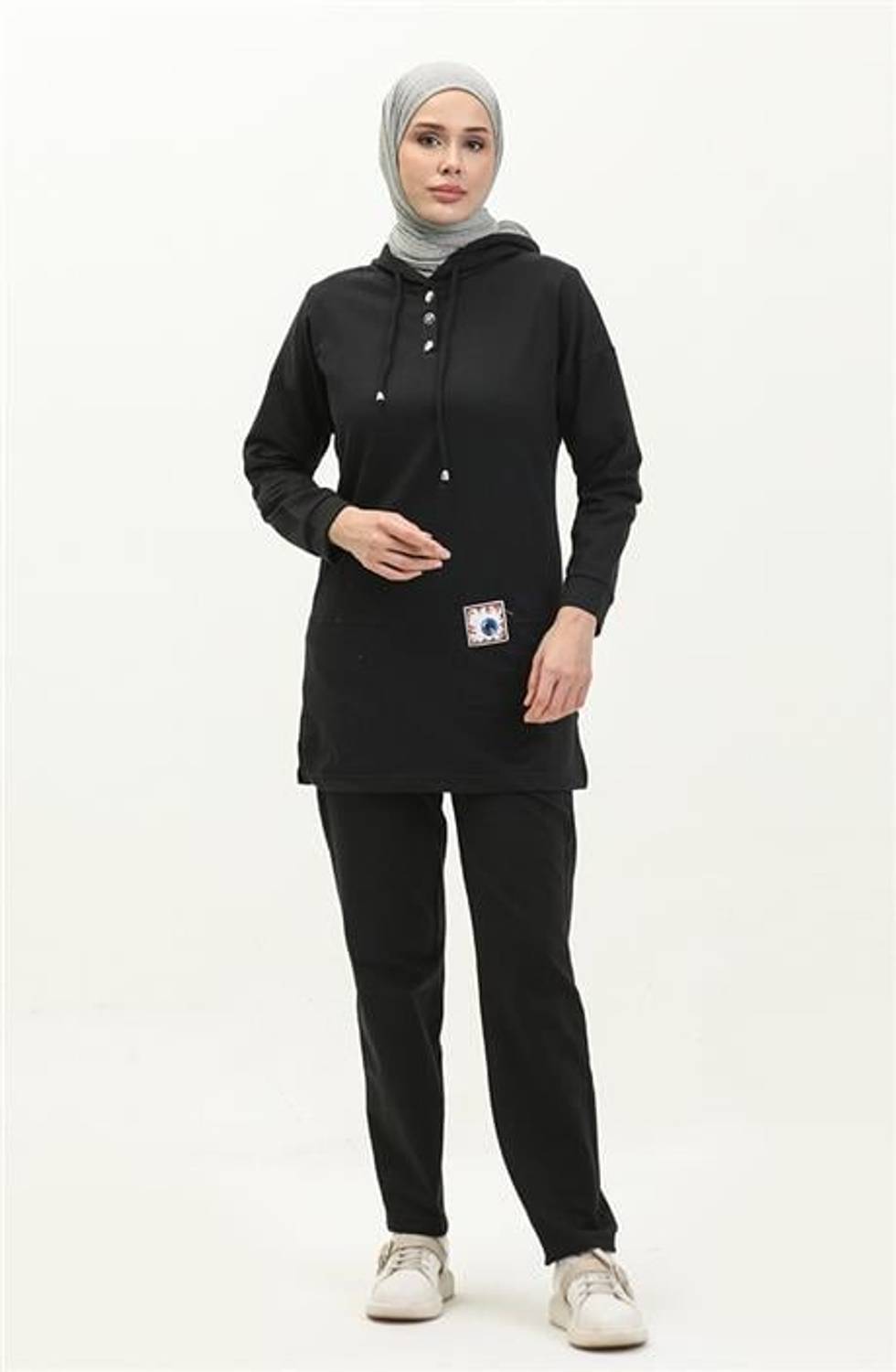 Спортивный комплект с капюшоном и кнопками, базовый, черный, размеры 38-46