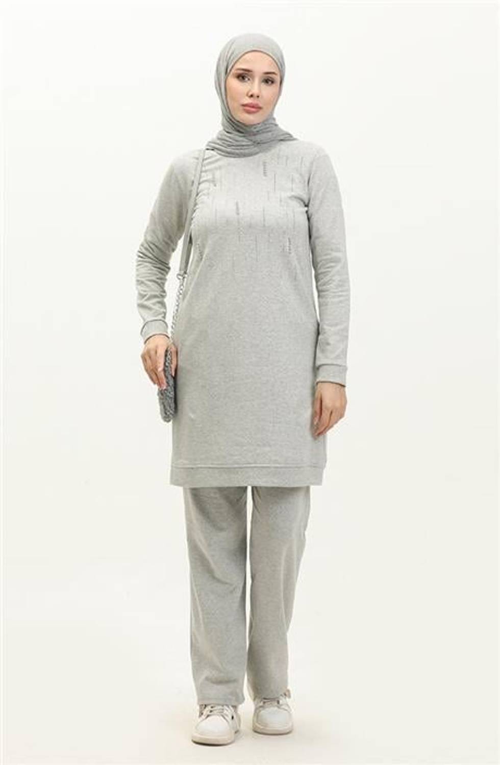 Стильный спортивный комплект с длинной туникой и рисунком, серый, размеры 38-46