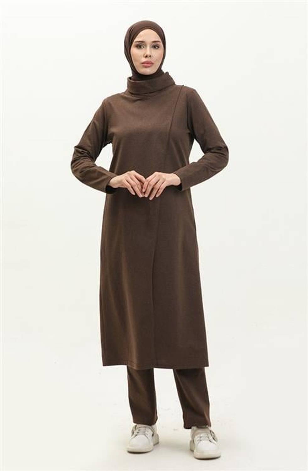 Сет з довгим туніком та топом з облягаючим воротом - коричневий, доступний у розмірах 38-46
