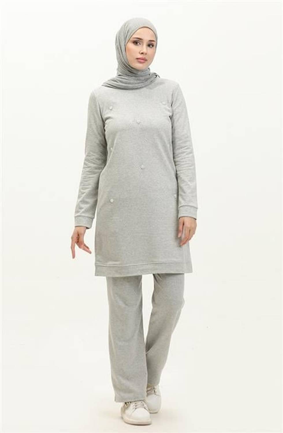 طقم رياضي أساسي بأكمام طويلة برباط دائري - 03050.008 - رمادي متوفر بمقاسات 38، 40، 42، 44، 46