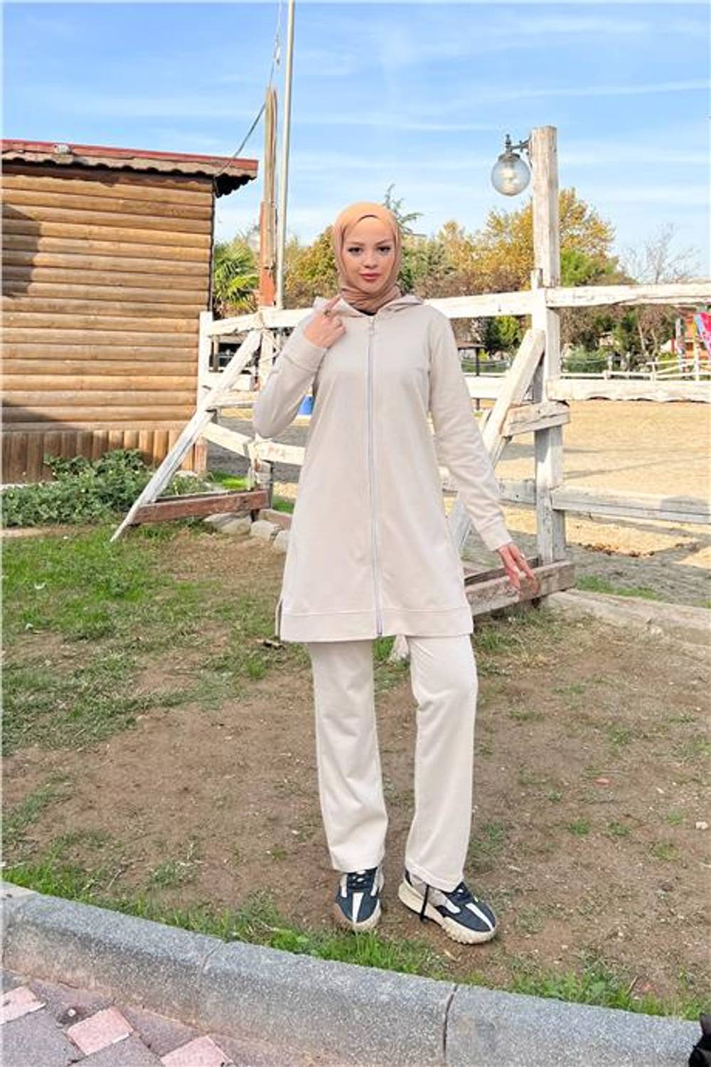 Fermuarlı Kapşonlu İkili Sade Basic Eşofman Spor Takımı - 03052.027 - Ekru