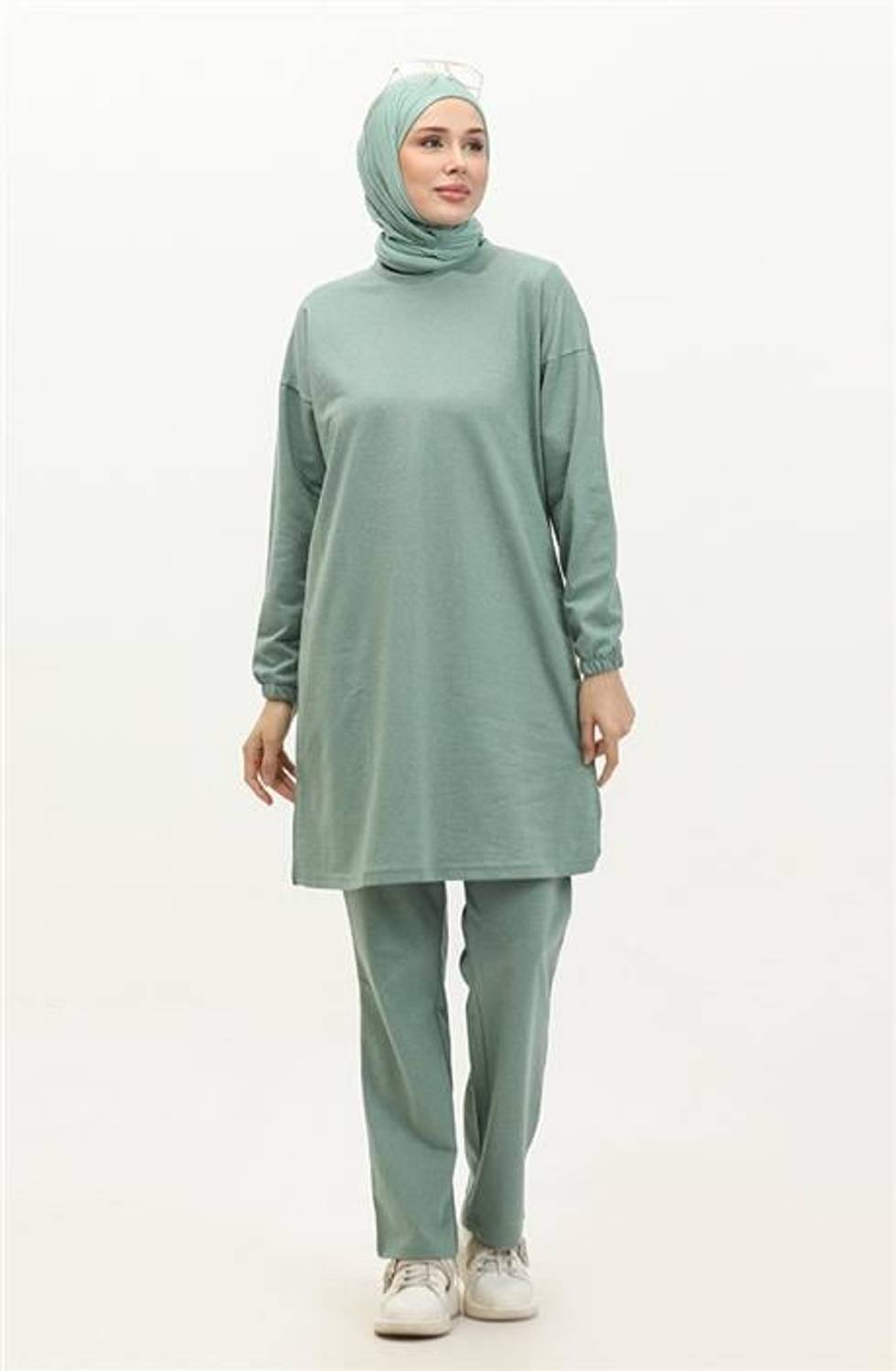 Yırtmaçlı Bisiklet Yaka Sade Basic Eşofman Spor İkili Takım - 03060.100 - Çağla Yeşili