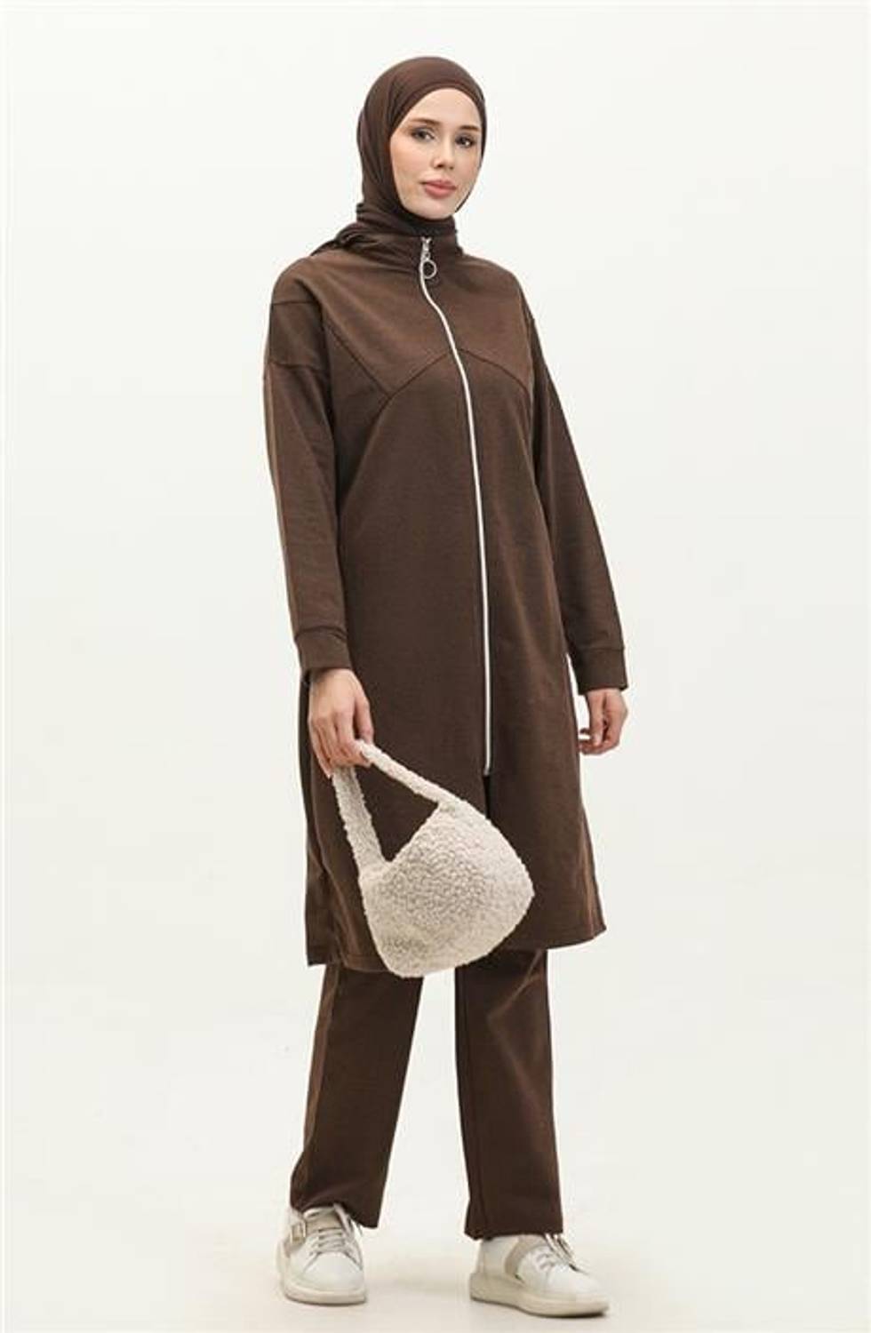 Базовий спортивний двок комплект з деталями на грудях та замком - коричневий, розміри 38-46